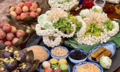 Trầm trồ trước những mâm cỗ cúng Tết Đoan ngọ tươm tất, đủ màu sắc của hội chị em
