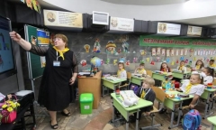 Căng thẳng Nga – Ukraine mới nhất: Ukraine xây trường học dưới lòng đất vì dính không kích ác liệt