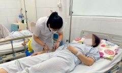 Hai mẹ con nguy kịch do ăn nem rán chứa chất tạo màu