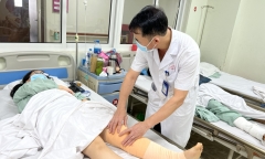  Bệnh nhân 16 tuổi được chẩn đoán mắc bệnh hiếm gặp, dịch khớp có màu 