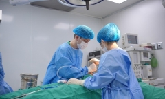 Bi hài hậu vận sau thẩm mỹ: Chi hàng chục triệu tiêm filler 