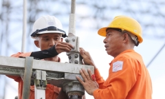 EVN đề xuất sớm triển khai thí điểm giá điện hai thành phần