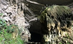 Du lịch khám phá Hang Tiên