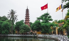 Chùa Trấn Quốc - Địa điểm du lịch tâm linh nổi tiếng ở Hà Nội
