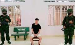 Bắt nam thanh niên mang súng và 25 viên đạn từ Campuchia về Việt Nam