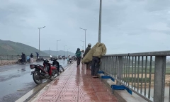 Vụ đang ngồi nhậu, nam thanh niên nhảy xuống sông tự tử: Chưa tìm thấy thi thể