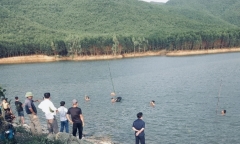 Vụ 4 nữ sinh Nghệ An đuối nước thương tâm trên hồ: Tìm thấy 2 thi thể
