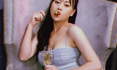 Đăng ảnh khoe 3 vòng căng tràn,