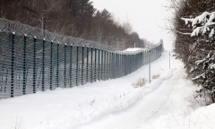 Lithuania xây hàng rào thép gai dài gần 200km dọc biên giới với Belarus