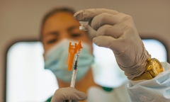Chuyên gia WHO khuyến cáo tiêm mũi vaccine tăng cường cho những người hệ miễn dịch yếu