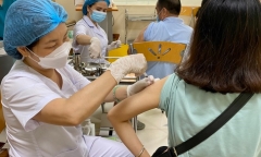 Tin thời sự mới nóng nhất 25/7: Nhiều thành phố lớn bị Bộ Y tế nêu tên chậm tiêm vắc-xin Covid-19