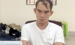 Bắt kẻ tự xưng 
