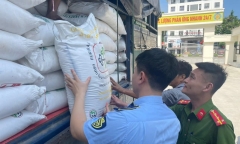 Phát hiện 3 tấn đường cát nhập lậu, 600kg măng không rõ nguồn gốc ở Nghệ An
