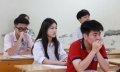 Chuyên gia dự đoán điểm chuẩn đại học 2025 có thể giảm mạnh?