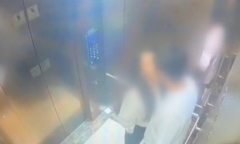 Nữ ca sĩ nổi tiếng lộ video ngoại tình trong thang máy?