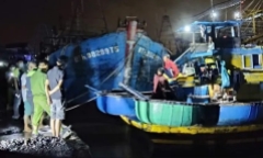 Vụ người đàn ông rơi xuống biển tử vong ở cảng cá La Gi: Do can ngăn 2 người xô xát