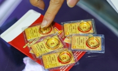 Giá vàng mới nhất tối nay (21/3): Chưa ngừng giảm, người mua lỗ hơn 5 triệu/lượng sau một ngày