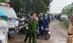 Vụ 2 vợ chồng tử vong trong ô tô đỗ ở sân bóng: Phát hiện thư tuyệt mệnh trong nhà