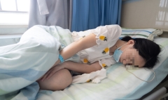 Ngủ nghỉ, làm việc quy củ nhưng vẫn mắc ung thư dạ dày, cô gái 27 tuổi ngã quỵ khi biết nguyên nhân