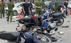 Vụ ô tô tông 17 xe máy ở Hà Nội: Đang giám định thương tật các nạn nhân