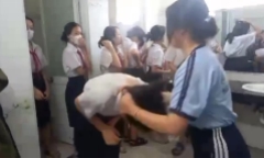 Xôn xao clip nữ sinh lớp 7 ở TP.HCM bị đánh trong nhà vệ sinh: Hé lộ nguyên nhân