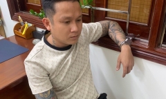 Đối tượng truy nã bị bắt khi đang thản nhiên 