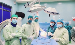 Cứu sản phụ bị mắc chứng nhau cài răng lược thể nặng nhất