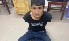 Bắt khẩn cấp nam thanh niên đập kính ô tô trộm 20 tờ vé số giải nhất
