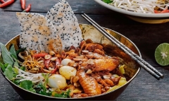 Công thức nấu mì quảng gà Đà Nẵng chuẩn vị dễ làm tại nhà