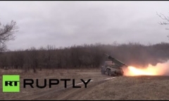 Video: Ly khai Ukraine khai hỏa rocket đa nòng cực 