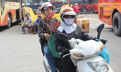 Người dân bắt đầu rời TP.HCM về quê ăn Tết sớm