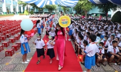 Hà Nội: Không bắt buộc học sinh mua đồng phục mới