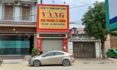 Vợ chồng chủ tiệm vàng quật ngã thanh niên đi cướp bằng súng nhựa 
