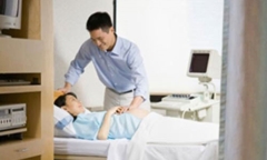 Ngày chị vào viện sinh, chồng cũng âm thầm đưa nhân tình đi đẻ