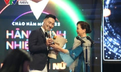 VTV Awards 2021: Mạnh Trường chia sẻ xúc động khi nhận giải Nam diễn viên ấn tượng