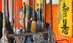 Phố ông đồ “vắng như chùa bà Đanh” sau cuộc sát hạch