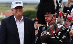 Cựu Tổng thống Trump đối mặt với nguy cơ bị điều tra về nghi án rửa tiền