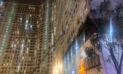 Cứu người đàn ông nước ngoài định nhảy từ tầng 8 chung cư