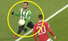 Tình huống gây tranh cãi trong trận thắng của MU tại Europa League