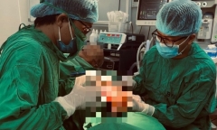 Phẫu thuật thành công cho cụ ông 107 tuổi mắc ung thư da vùng bàn tay