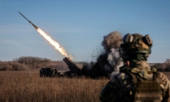 Pháo kích dữ dội tại miền Đông, Ukraine kêu gọi viện trợ khẩn từ phương Tây 