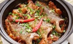 Loại cá có giá bình dân lại ít xương nhiều thịt, đem kho kiểu này được ngay món cực phẩm