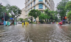 Mưa lớn kéo dài do ảnh hưởng của bão số 2, Hà Nội ngập úng diện rộng