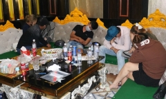 Phát hiện 22 thanh niên tụ tập 