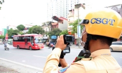 Hà Nội thu hồi 794 phù hiệu, biển hiệu của phương tiện vi phạm tốc độ