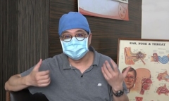 Cô gái trẻ vừa khám vừa mắng bác sĩ, “dở khóc dở cười” với lý do phía sau