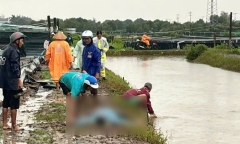 Hiện trường thương tâm vụ 2 người đàn ông bị sét đánh tử vong tại đầm tôm ở Cà Mau
