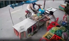 Người phụ nữ khuyết tật ở Tây Ninh bị đôi nam nữ dàn cảnh giật điện thoại: Nạn nhân tử vong sau đó, camera ghi lại gì?