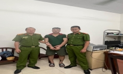 Bắt đối tượng vận chuyển trái phép hàng hóa qua biên giới