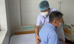 Người đàn ông ho ra máu, đến bệnh viện khám mới biết hóc xương cá